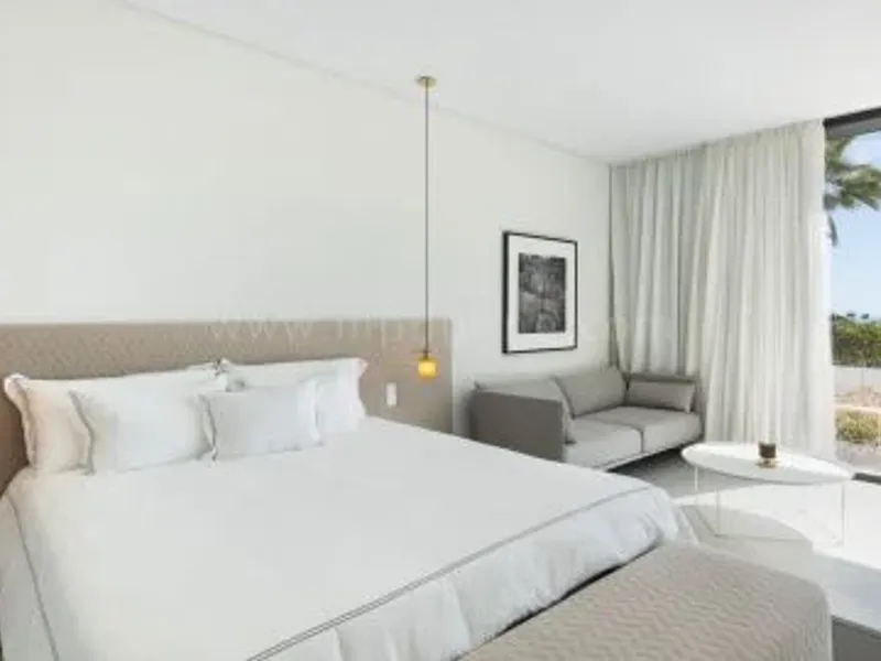 Modern Luxury Villa with Panoramic Views in El Madroñal