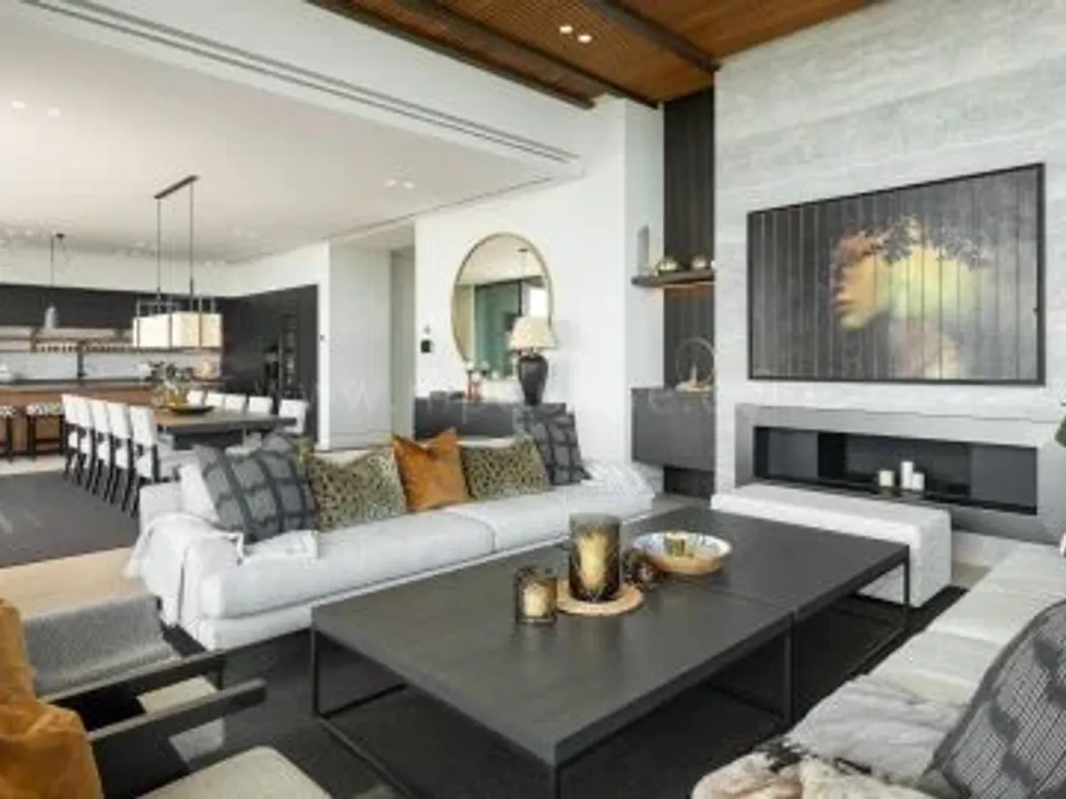 Luxury Villa with Panoramic Views in La Quinta