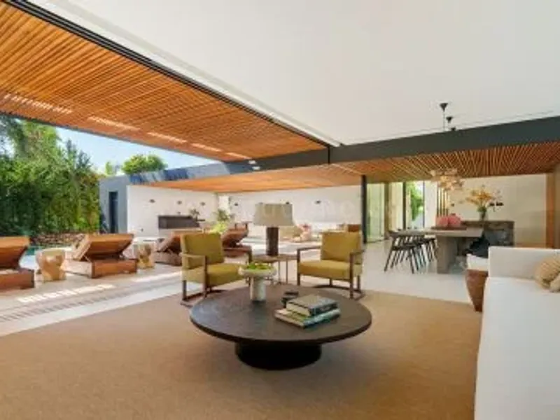 Modern Contemporary Villa with Sea Views in Parcelas del Golf