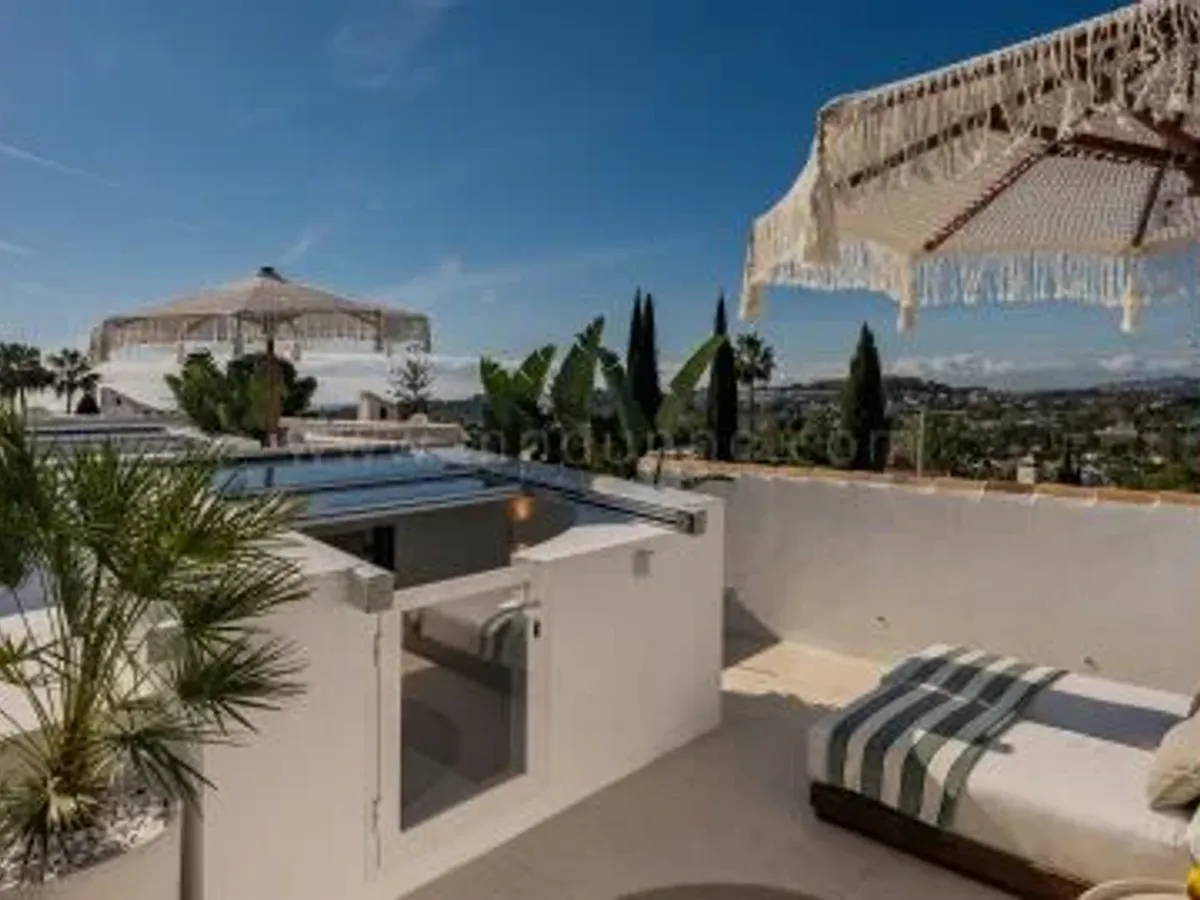 Three-Bedroom Townhouse with Rooftop Terrace in Aloha, Marbella