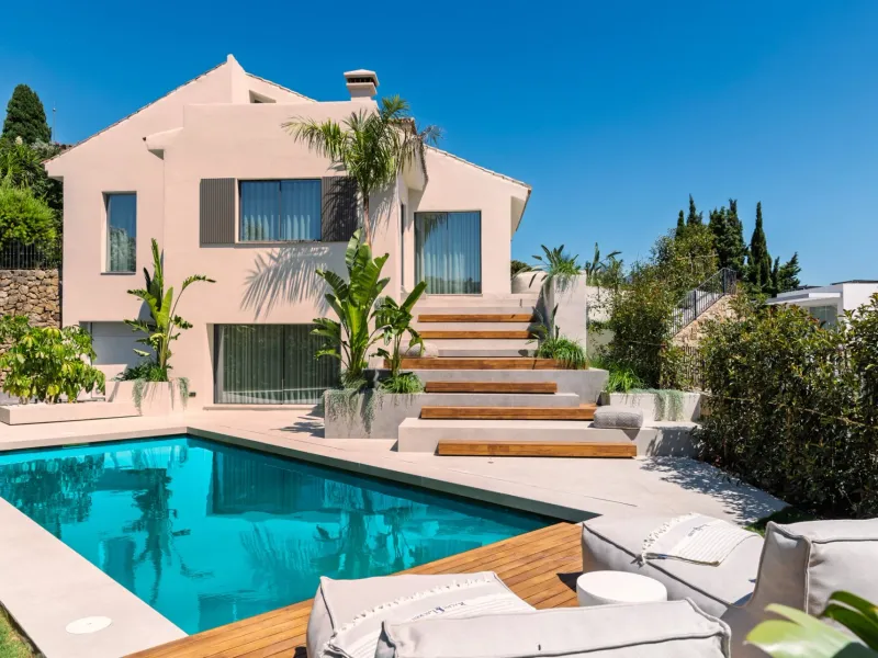 Centauro 15: A Balinese-style oasis villa in the heart of the Golf Valley in Nueva Andalucía