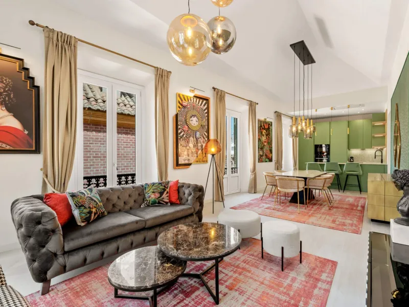 Luminous apartment completely refurbished next to the Cervantes Theatre, Malaga centre