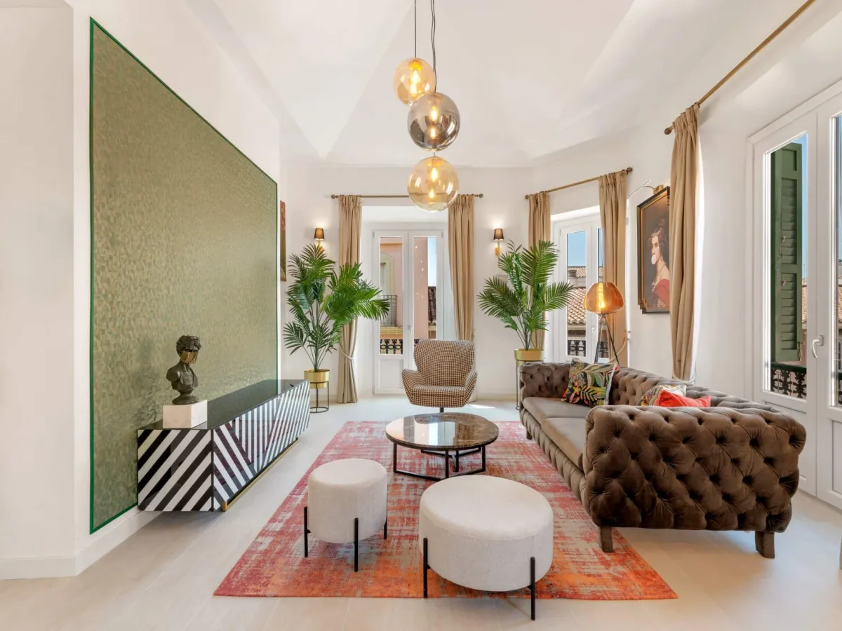 Luminous apartment completely refurbished next to the Cervantes Theatre, Malaga centre