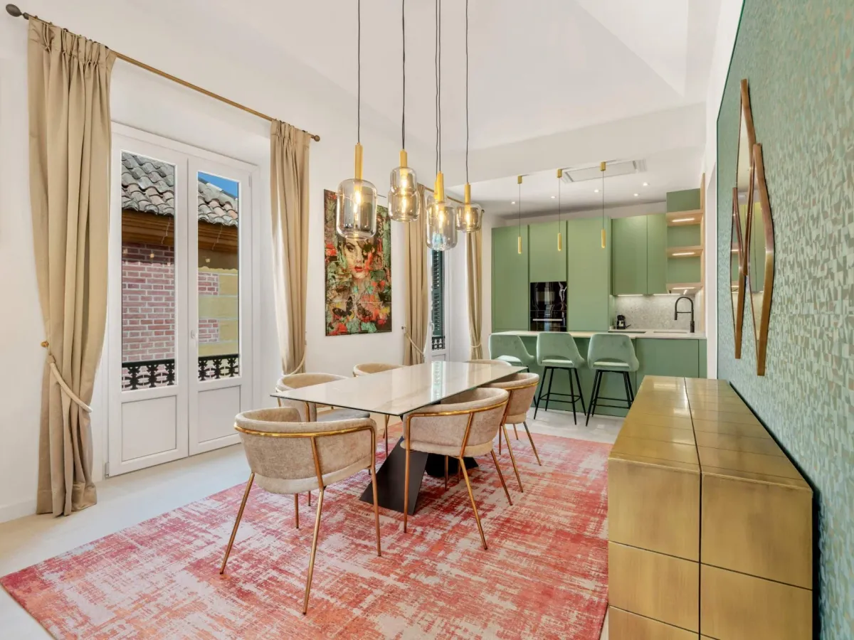 Luminous apartment completely refurbished next to the Cervantes Theatre, Malaga centre