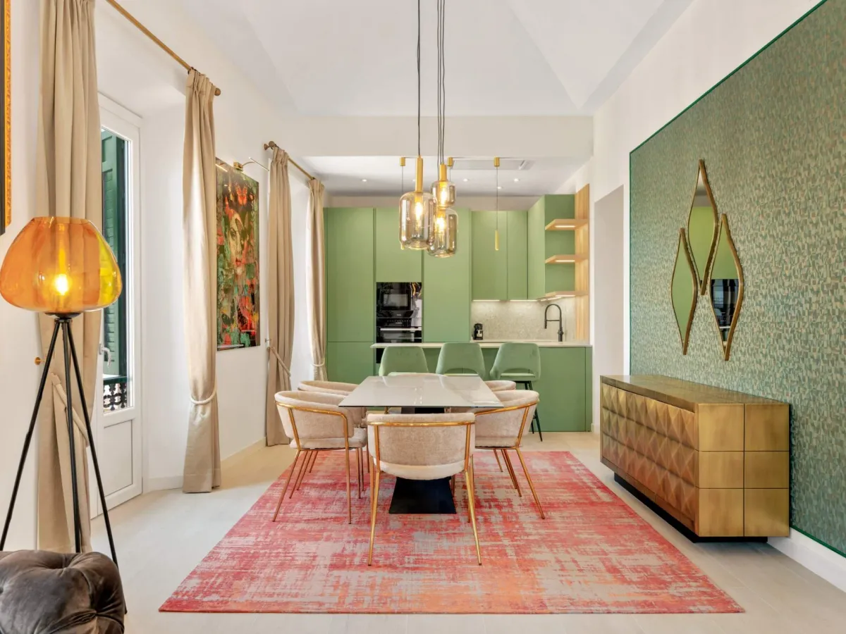 Luminous apartment completely refurbished next to the Cervantes Theatre, Malaga centre