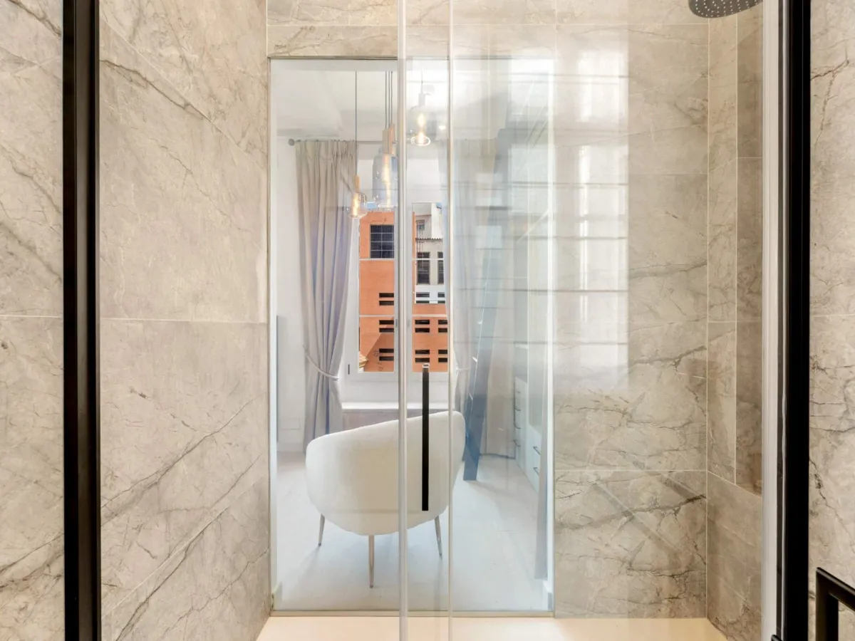 Luminous apartment completely refurbished next to the Cervantes Theatre, Malaga centre