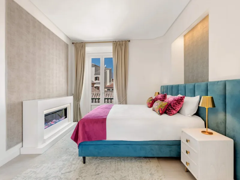 Luminous apartment completely refurbished next to the Cervantes Theatre, Malaga centre