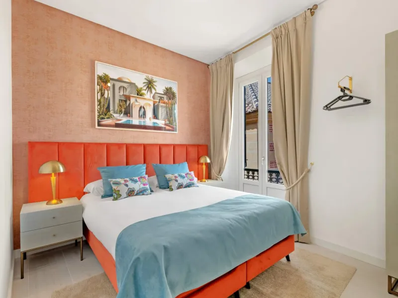 Luminous apartment completely refurbished next to the Cervantes Theatre, Malaga centre