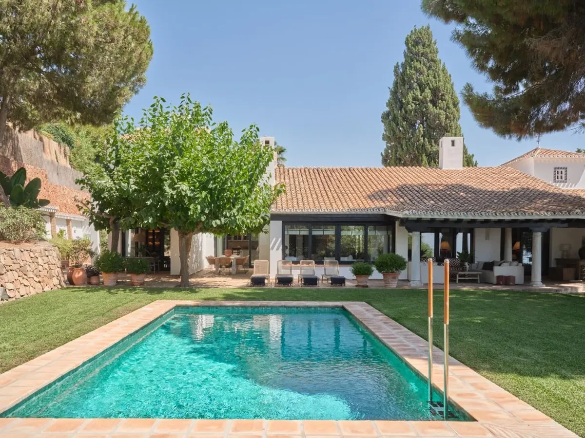 Charming Andalusian style villa recently renovated, next to a golf course