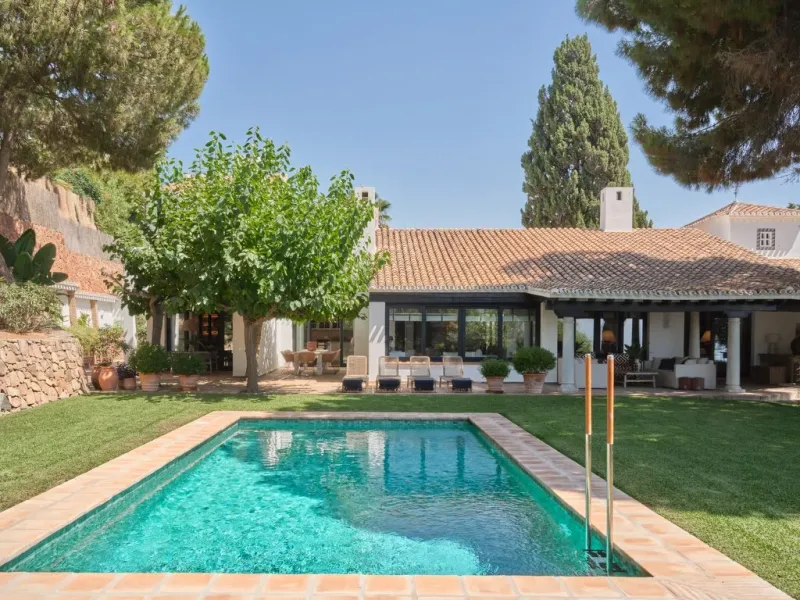 Charming Andalusian style villa recently renovated, next to a golf course