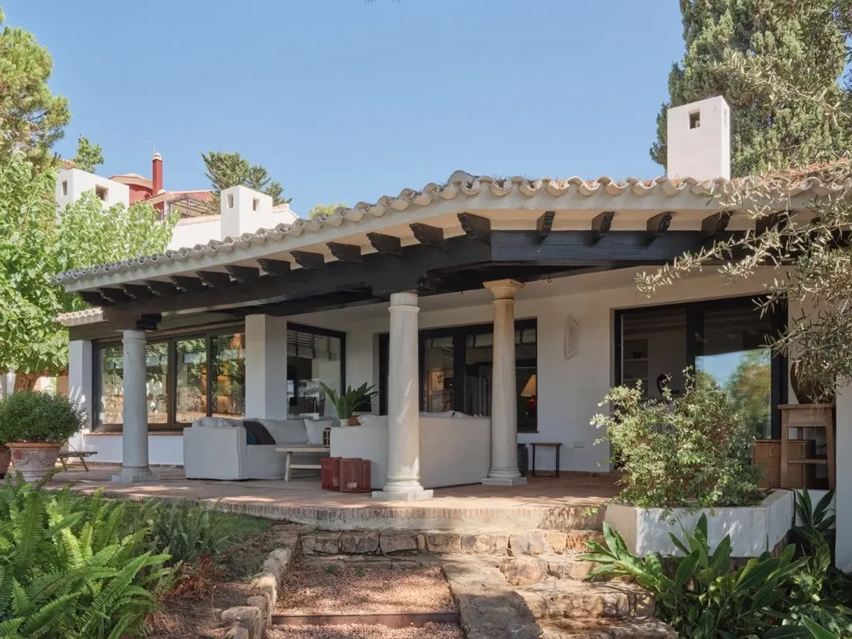 Charming Andalusian style villa recently renovated, next to a golf course