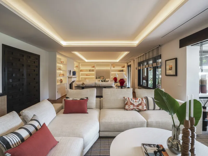 Charming Andalusian style villa recently renovated, next to a golf course