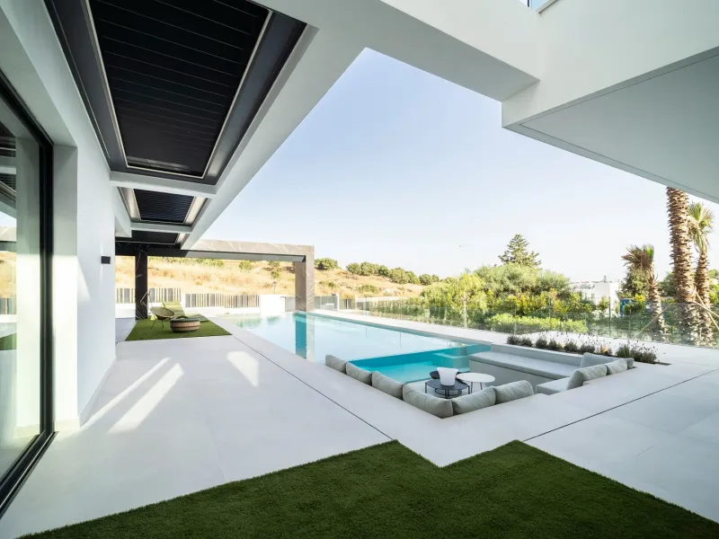 Exceptional new-build luxury villa with panoramic views in El Paraiso, Estepona East