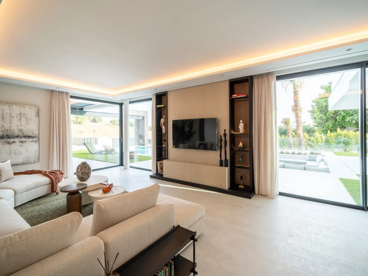 Exceptional new-build luxury villa with panoramic views in El Paraiso, Estepona East