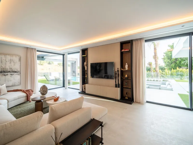 Exceptional new-build luxury villa with panoramic views in El Paraiso, Estepona East