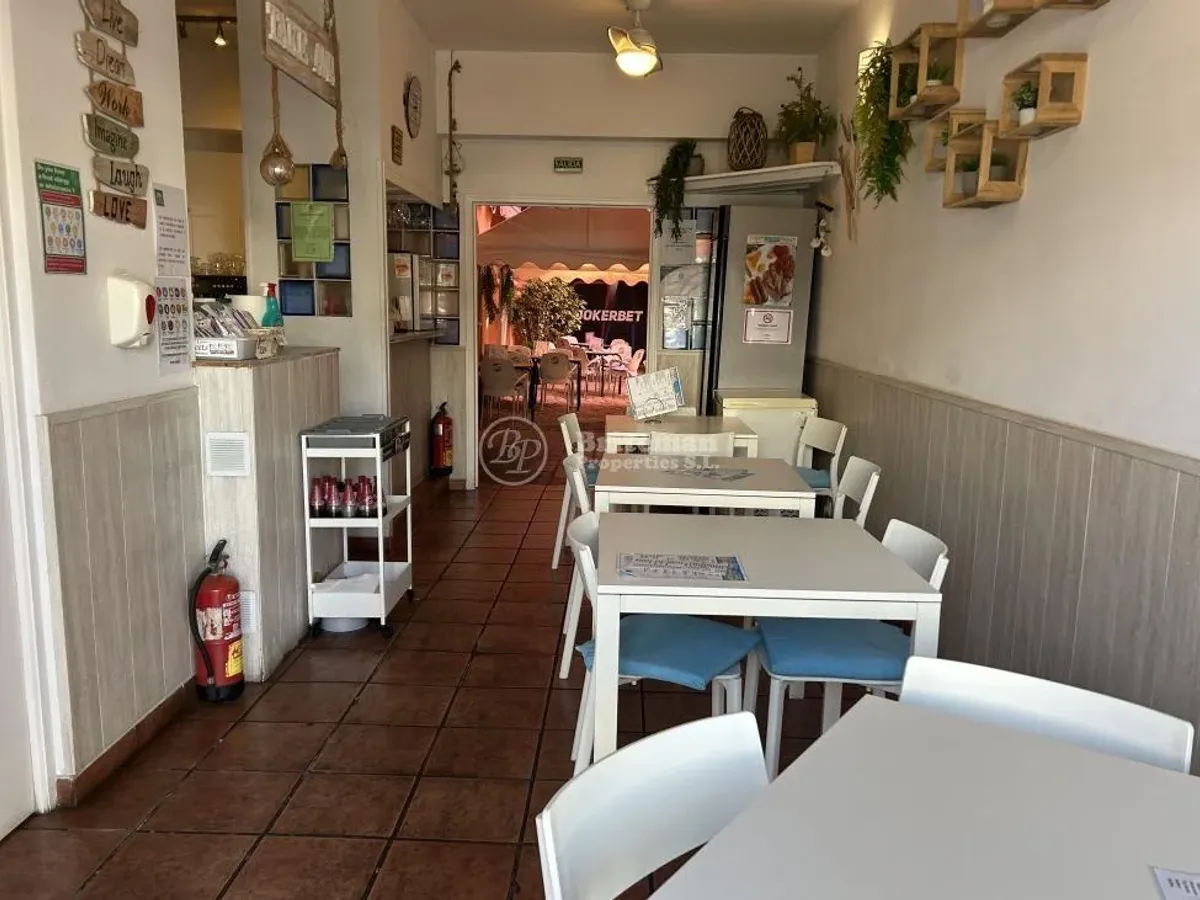 Commercial for sale in Malaga