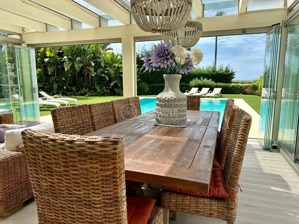 Live the Dream! Magnificent Front Line Beach 5 Bedroom 5+ Bath Villa & Pool