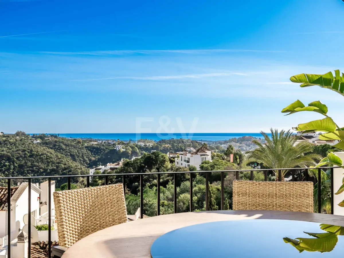 Exceptional Penthouse with Breathtaking Sea Views