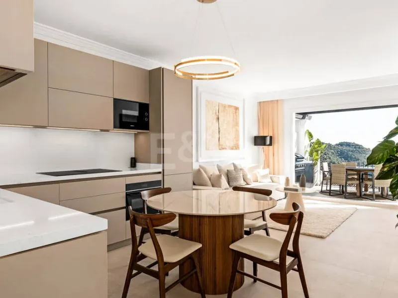 Exceptional Penthouse with Breathtaking Sea Views