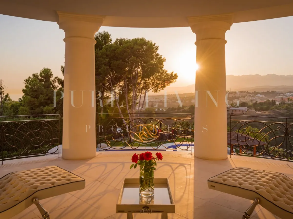 Luxury seven bedroom villa with spectacular views in Hacienda Las Chapas, Marbella East.