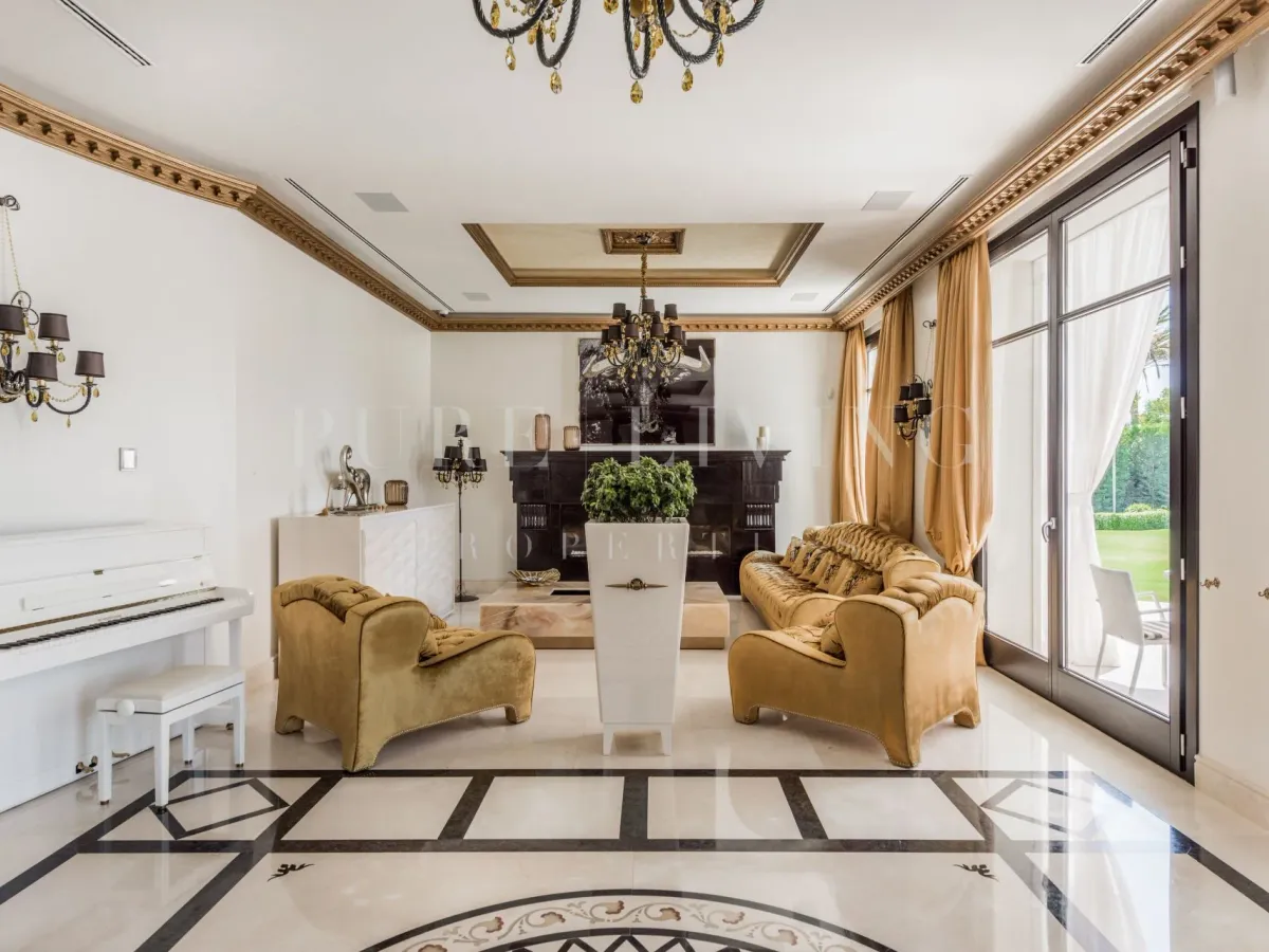 Luxury seven bedroom villa with spectacular views in Hacienda Las Chapas, Marbella East.