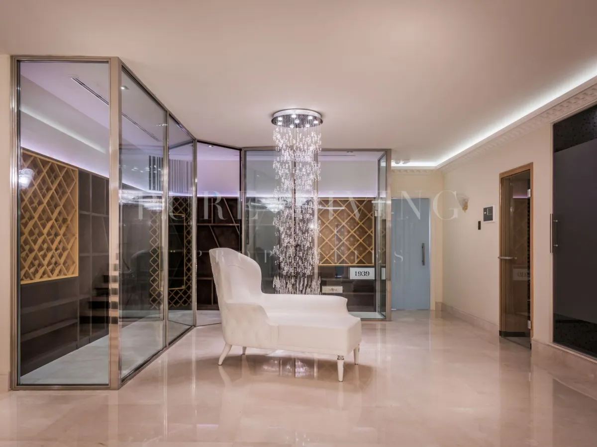 Luxury seven bedroom villa with spectacular views in Hacienda Las Chapas, Marbella East.