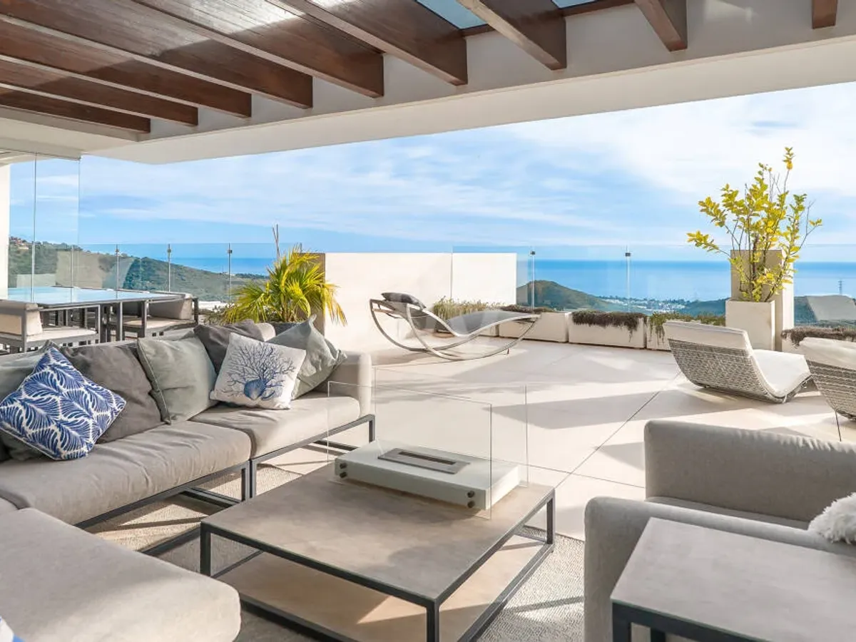 Exclusive South-Facing Penthouse in Palo Alto Marbella with Panoramic Sea Views