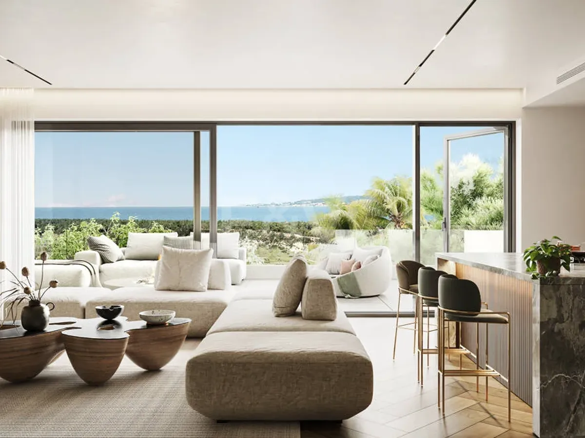 Luxury Middle-Floor Apartment with Plunge Pool and Panoramic Terrace