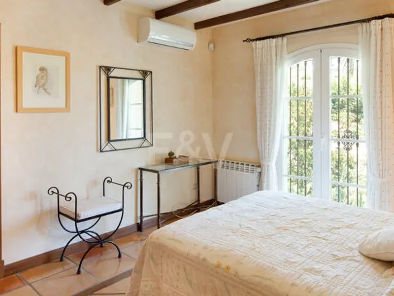 Villa with Panoramic Views in Los Altos de los Monteros