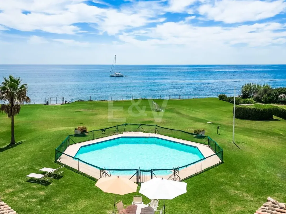 Frontline Guadalmina Beachside Beach Plot with Villa in Marbella