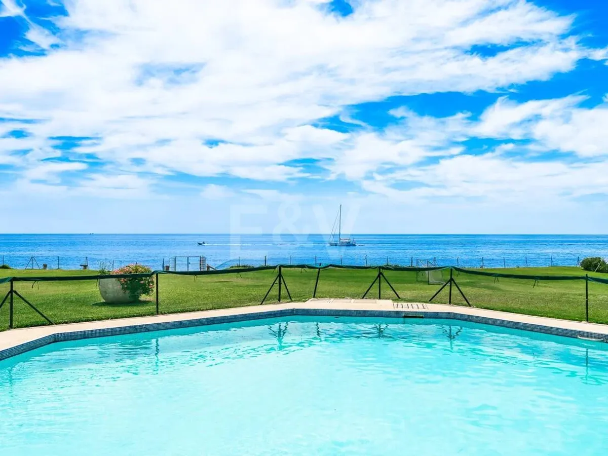 Frontline Guadalmina Beachside Beach Plot with Villa in Marbella