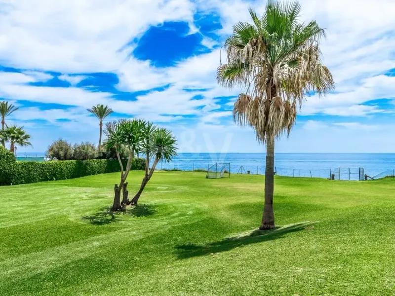 Frontline Guadalmina Beachside Beach Plot with Villa in Marbella