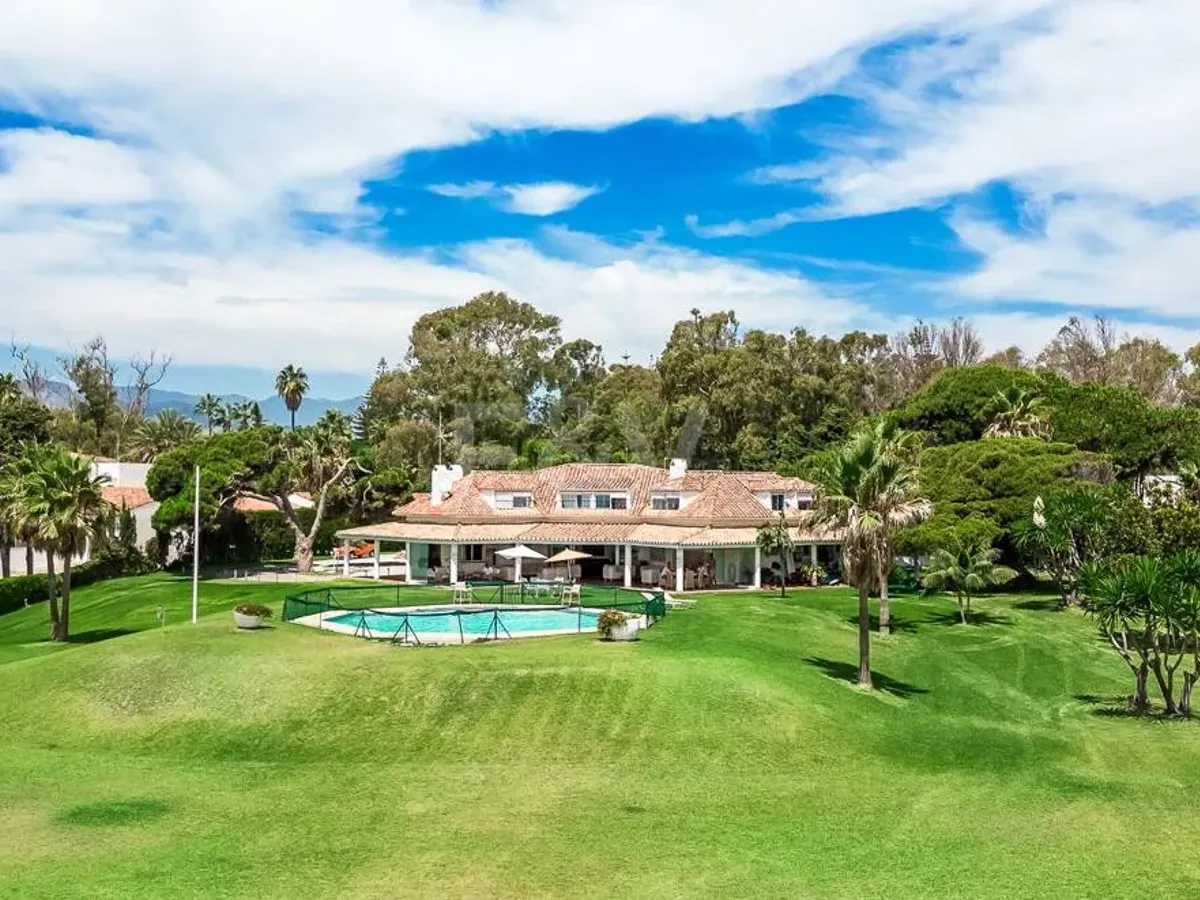 Frontline Guadalmina Beachside Beach Plot with Villa in Marbella