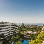 Penthouses in Marbella – a villa with a seaside view 3