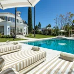 Refined Frontline Golf Villa - Nueva Andalucía, Marbella 6