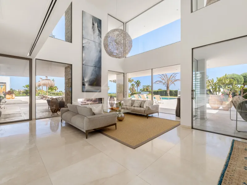 Modern Villa with Landscaped Gardens and Private Tennis Court in Marbella’s Golf Valley - Nueva Andalucia