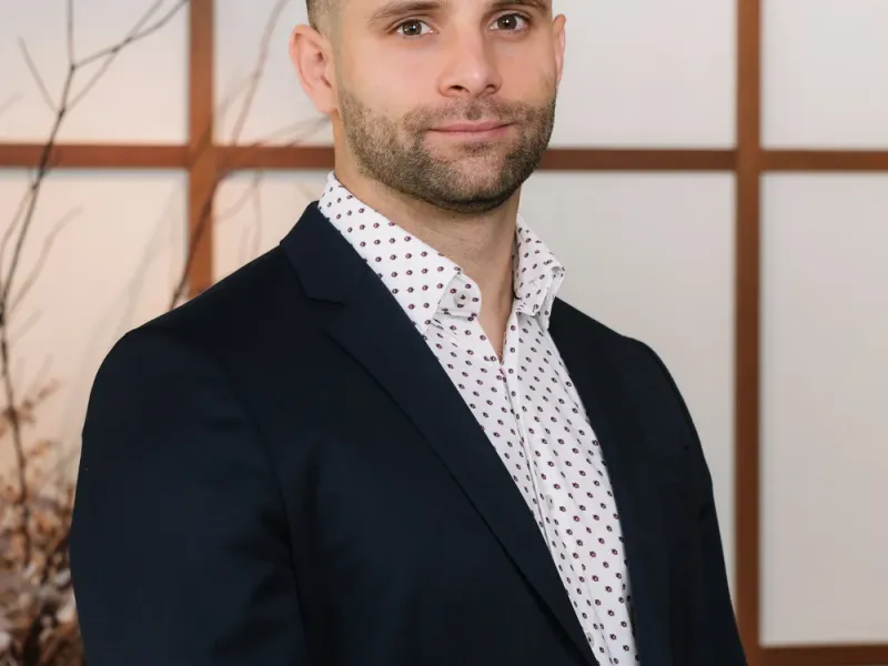 Modern Villa with Landscaped Gardens and Private Tennis Court in Marbella’s Golf Valley - Nueva Andalucia