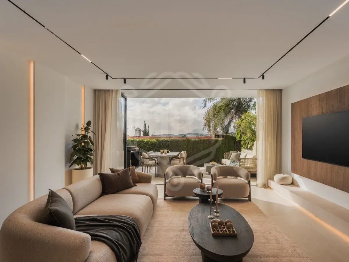 Elegant Three-Bedroom Town House in Nueva Andalucia, Marbella