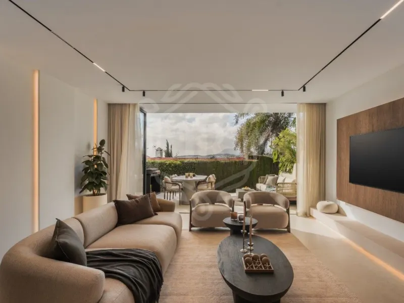 Elegant Three-Bedroom Town House in Nueva Andalucia, Marbella
