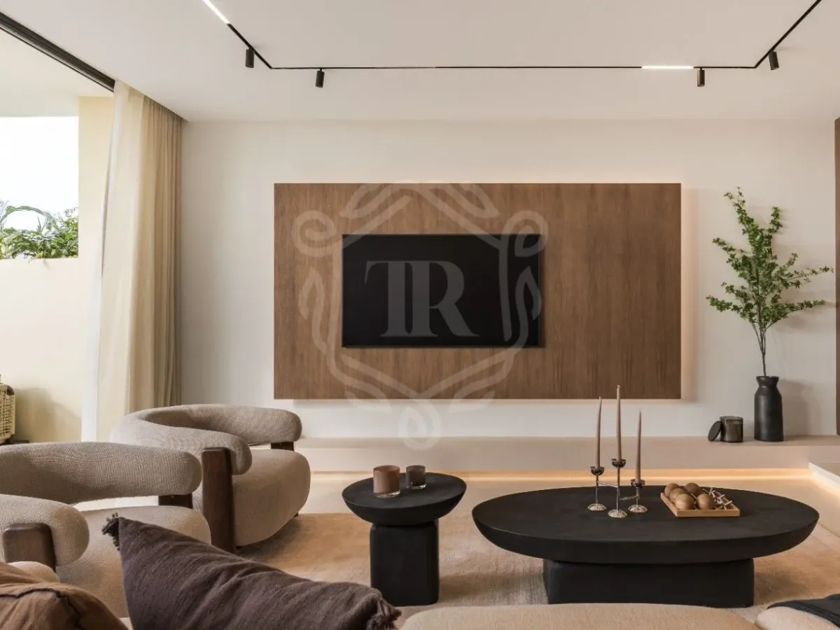 Elegant Three-Bedroom Town House in Nueva Andalucia, Marbella