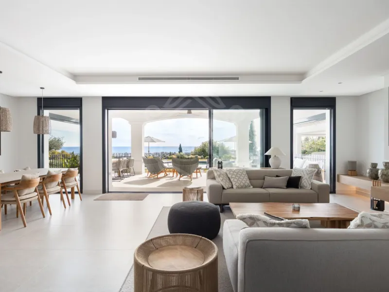 Exquisite Four-Bedroom Villa with Panoramic Views in Los Flamingos, Benahavis