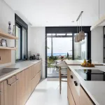 Exquisite Four-Bedroom Villa with Panoramic Views in Los Flamingos, Benahavis 11