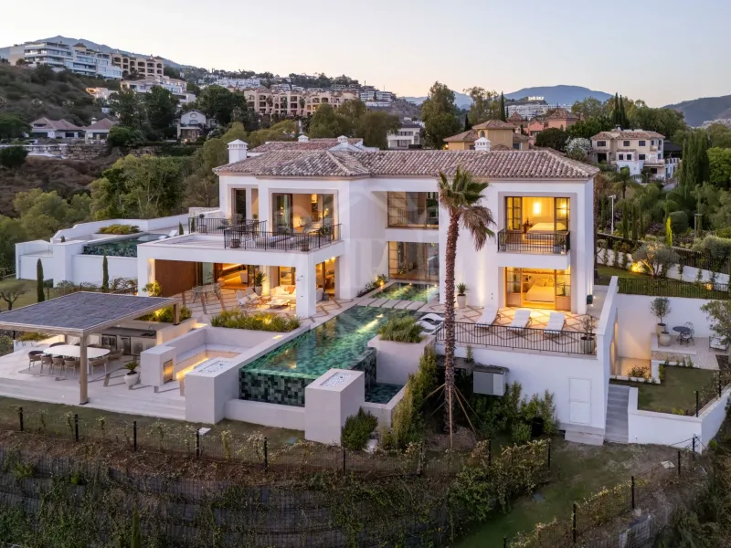 Exquisite Five-Bedroom Villa with Panoramic Views in The Hills, Benahavis