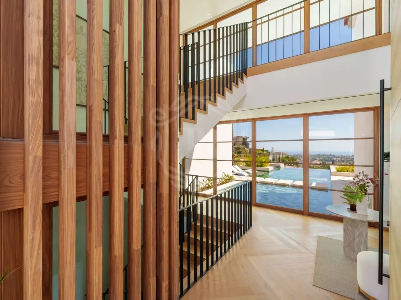 Exquisite Five-Bedroom Villa with Panoramic Views in The Hills, Benahavis