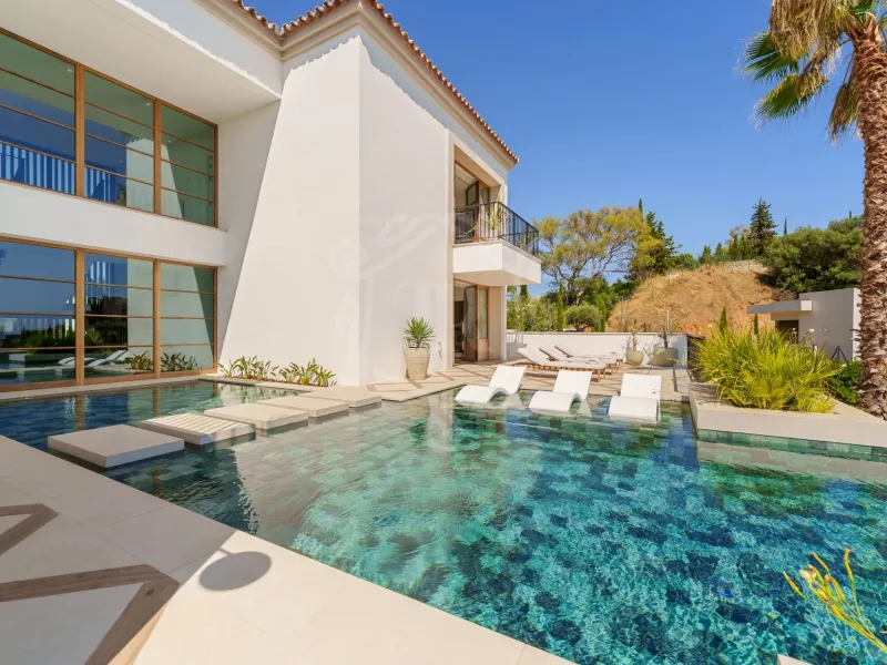 Exquisite Five-Bedroom Villa with Panoramic Views in The Hills, Benahavis