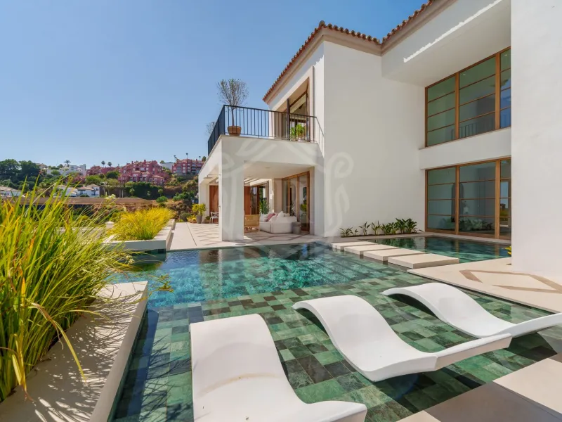 Exquisite Five-Bedroom Villa with Panoramic Views in The Hills, Benahavis