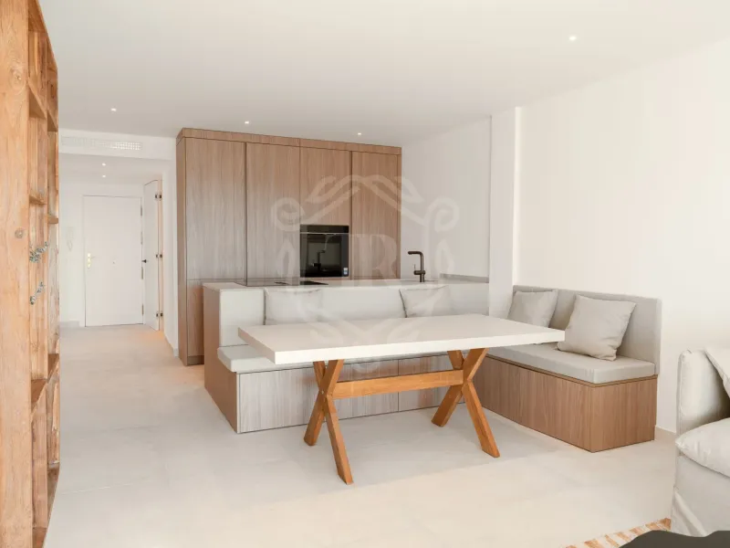 Elegant Three-Bedroom Apartment with Panoramic Views in Palacetes Los Belvederes, Nueva Andalucia