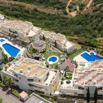 Luxurious Three-Bedroom Apartment with Panoramic Views in Samara, Marbella East 8