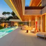 Benahavis, Five-bedroom furnished villa with unparalleled views of the sea 3