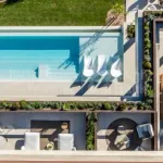 Benahavis, Five-bedroom furnished villa with unparalleled views of the sea 5